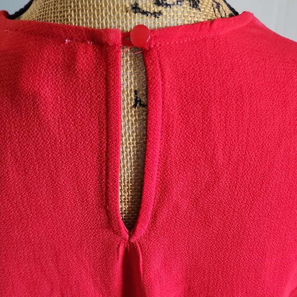 Monteau Vibrant Red Garment - Picture 4 of 6